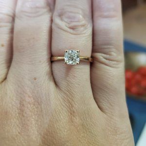 Moissanite solitaire 14k